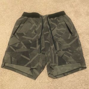 Lululemon T.H.E. Short - Camo